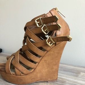 STEVE MADDEN WEDGE HEEL